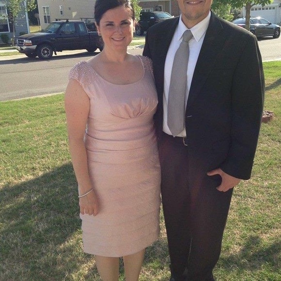 Jessica Howard dress in beautiful shimmery blush color - Picture 9 of 9